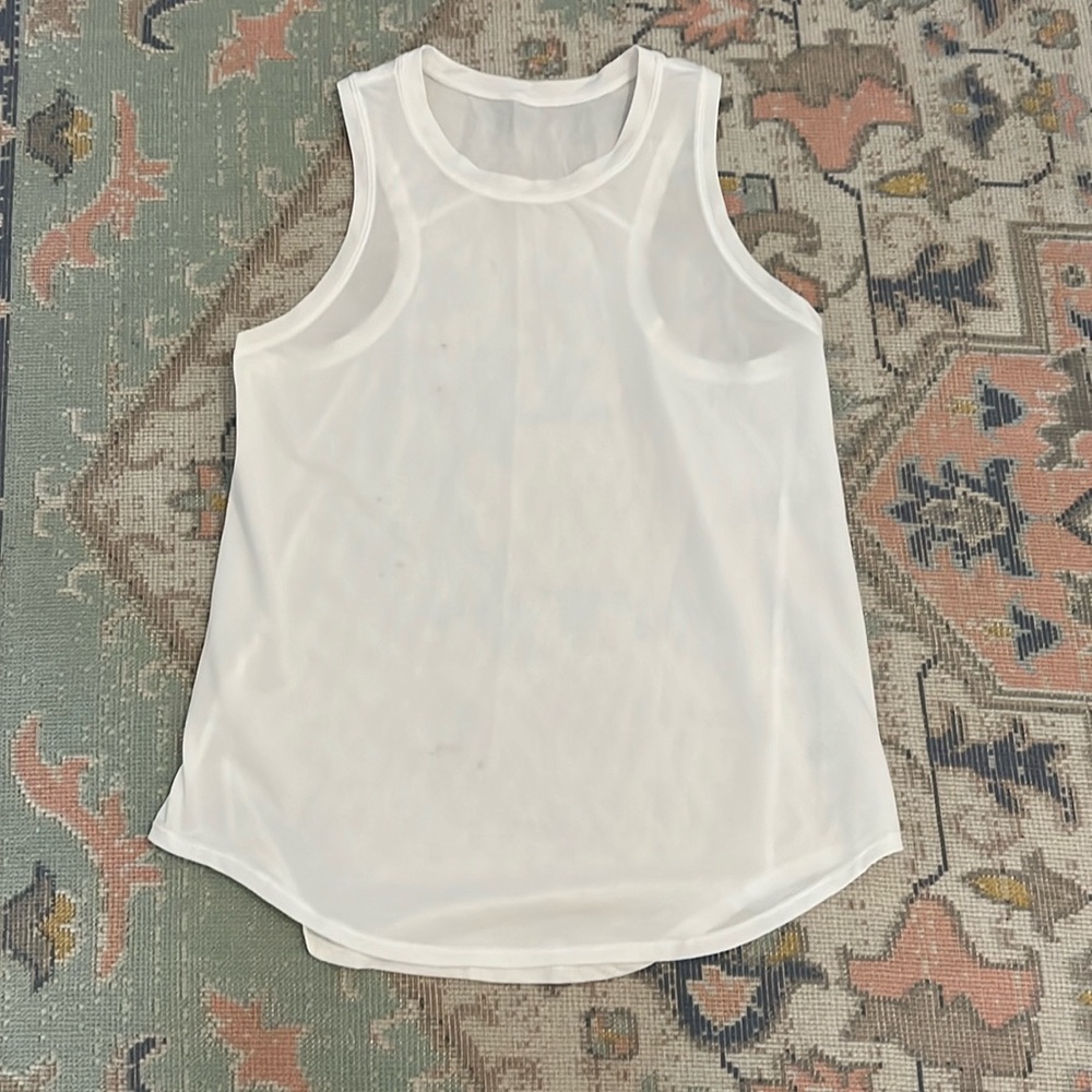 Lululemon light weight running top